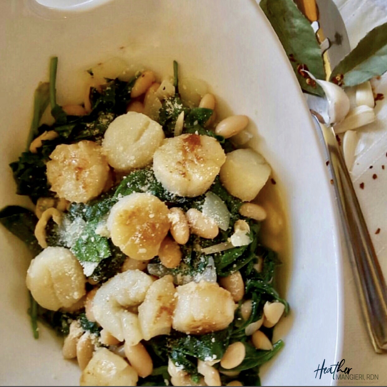 Seared Sea Scallops with Spinach & Beans Heather Mangieri Nutrition