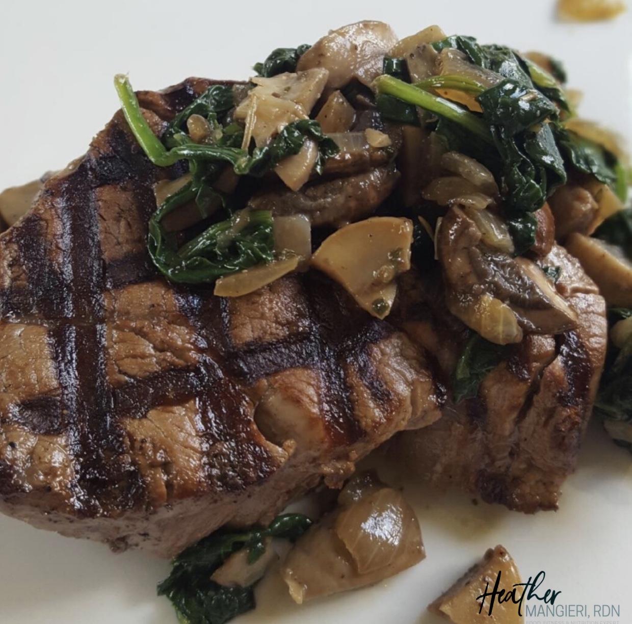 Sautéed Spinach And Mushrooms - Heather Mangieri Nutrition