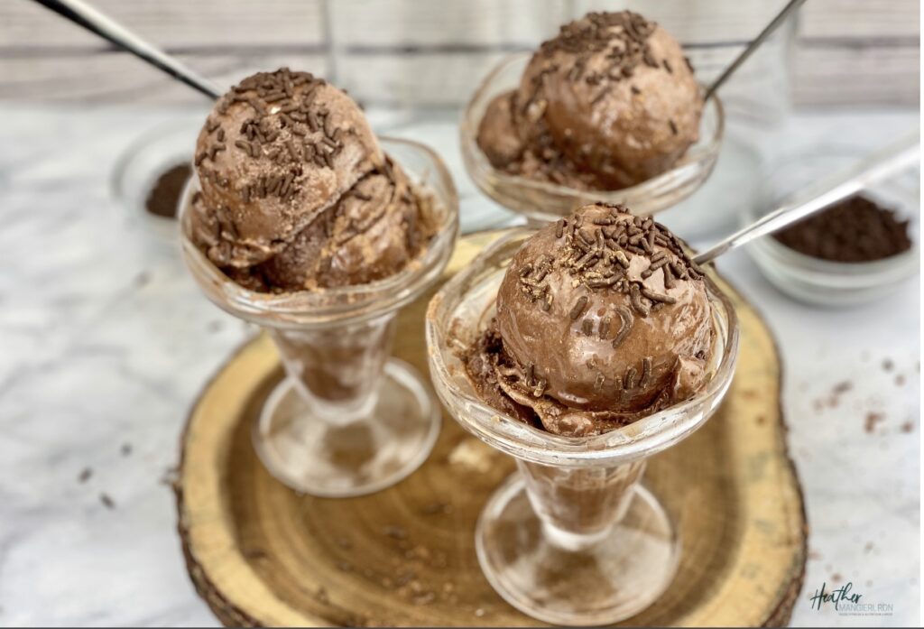 This low-fat, lower calorie chocolate ice cream is a packed with protein and has a rich, decadent taste. A perfect treat to feed your sweet tooth.
